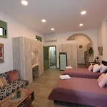 Lolos\' House